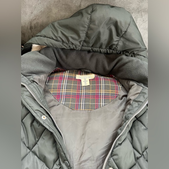 Two H&M vests - Picture 10 of 11